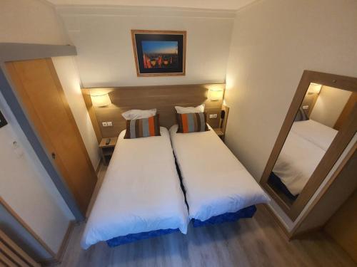 HOTEL SAVOY in 14th - Tour Montparnasse