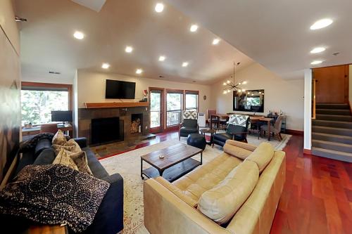 Silver Cliff Village - Walk to Lifts & Main St condo - image 5