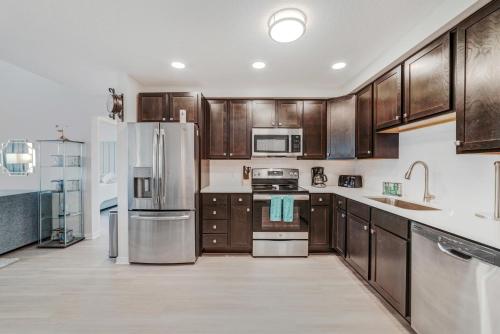 3BR Newly Built Vista Cay Isles Near Disney and OCC - image 14