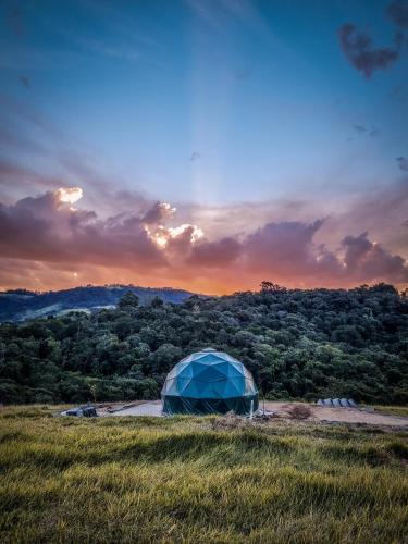 Domo da Cuesta - Glamping com vista para a montanha