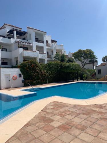 B&B Alcaidesa - Quiet Family Apartment, 4 Pools, Close To The Beach And Golf, La Marina Alcaidesa - Bed and Breakfast Alcaidesa