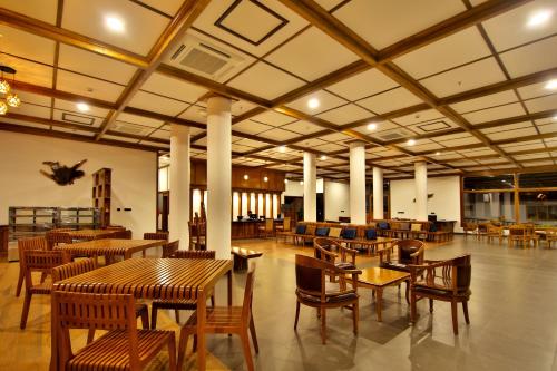 مطعم, باكوات ريبلز كوماراكوم (Backwater Ripples Kumarakom) in كوماراكوم