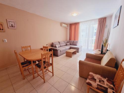 One-Bedroom Apartment image 8