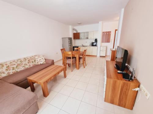 One-Bedroom Apartment image 1