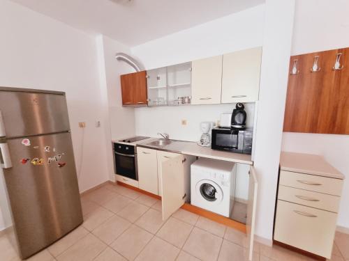 One-Bedroom Apartment image 2