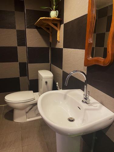 Red brick 642 B&B - image 2