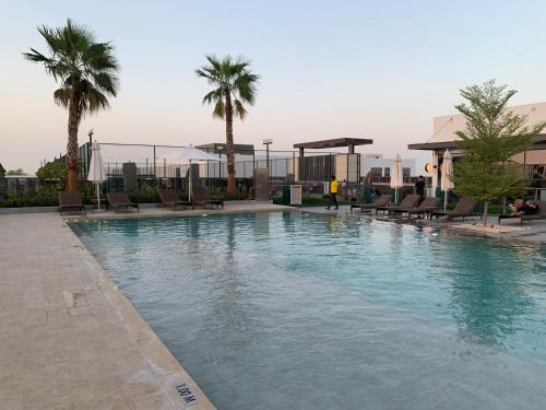 Delightful 3BR Townhouse at DAMAC Hills 2 Dubailand by Deluxe Holiday Homes, Dubai (photo 6)