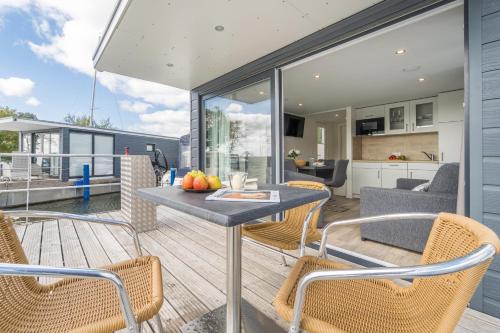 Altan/terrasse, Marina Martinshafen in Sagard
