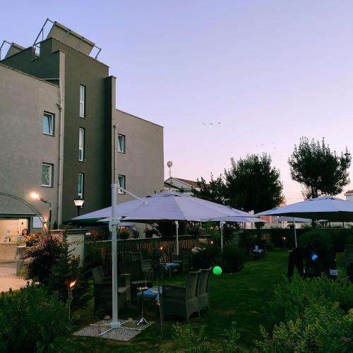 Hotel Calypso - 정원
