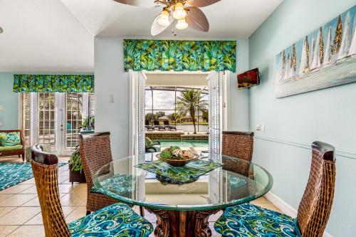 Lakeview Retreat- Luxury 6 bedroom recently refurbished home with a private pool spa and kiddies splash pool- only a few minutes from Disney - image 6
