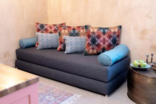 Oprema, Arabesque House in Acre