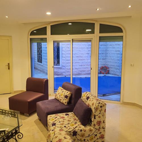 Fully Furnished Private Luxury Villa ڤيلا مؤثثة الخاصة المميزة