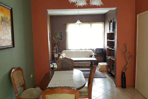 . Apartment in a biodiversity hotspot.