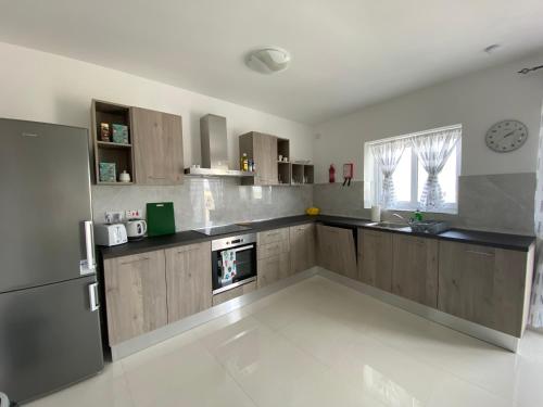 Sunshine Apartments Mellieha - modern three bedroom apartment - Apt No 3 3