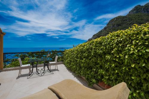 Double Room with Balcony and Sea View