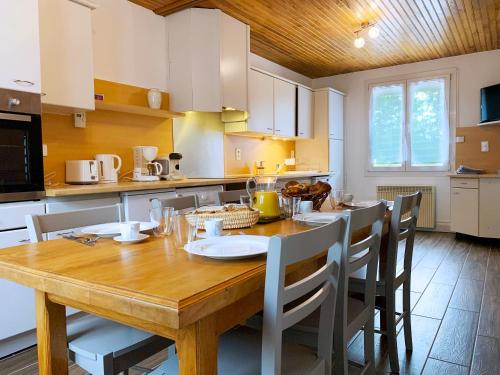 Essen und Erfrischungen, L'Orée des Pignes (L'Oree des Pignes) in Laguiole