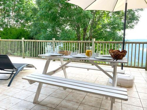 Einrichtungen, L'Orée des Pignes (L'Oree des Pignes) in Laguiole