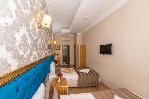 Standard Double or Twin Room image 9
