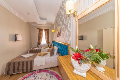 Standard Double or Twin Room image 8