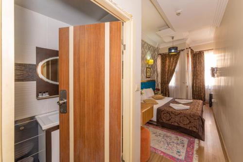 Superior Single Room image 6