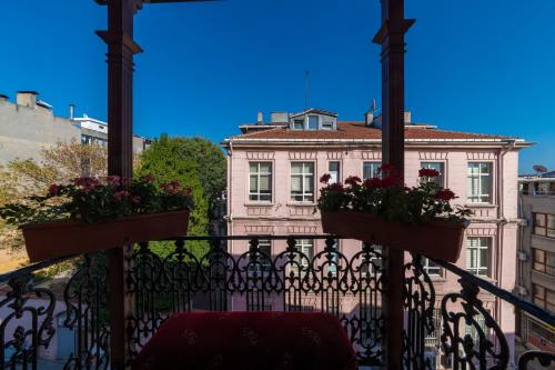 Ista Palace Hotel - main image