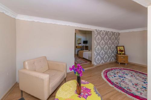 Suite (4 Adults) image 8