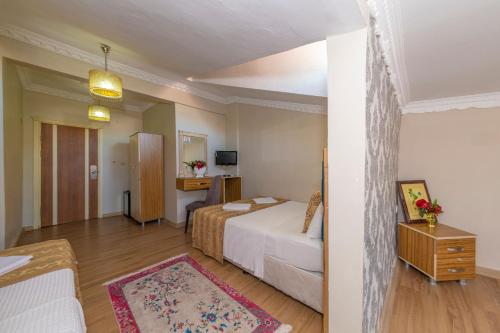Suite (4 Adults) image 6