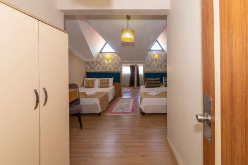 Suite (4 Adults) image 2