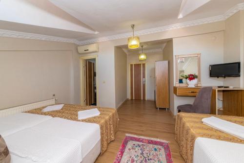 Suite (4 Adults) image 4