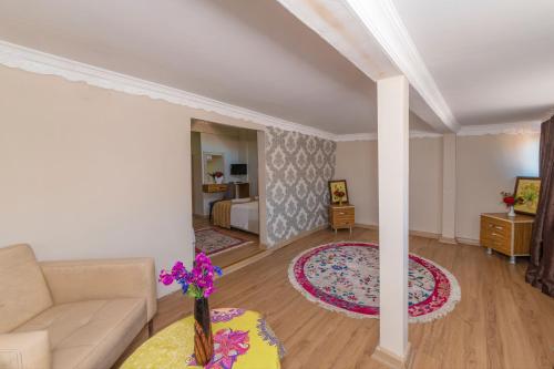 Suite (4 Adults) image 5