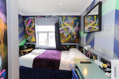 room detail thumbnail 0