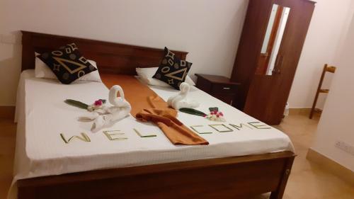 1 queen bed, 1 twin bed