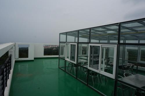 Exterior view, Hae Sung Parktel near Ripley's Believe It or Not Museum