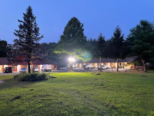 Taman, PINE VALLEY MOTEL in Marion (NC)