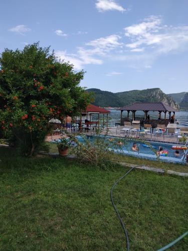 Casa Lucian Casa Lucian