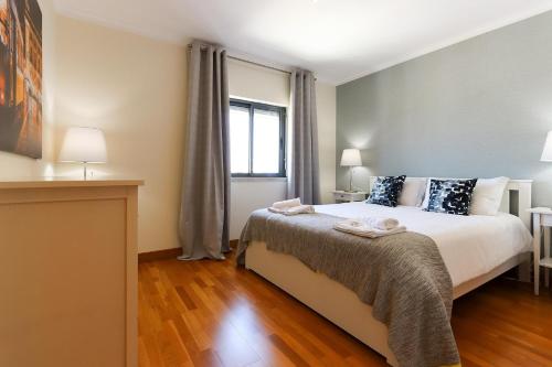 Bellevue Apartment by Homing - image 7