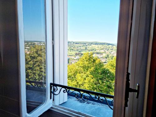 Maison spacieuse avec balcon sur les remparts