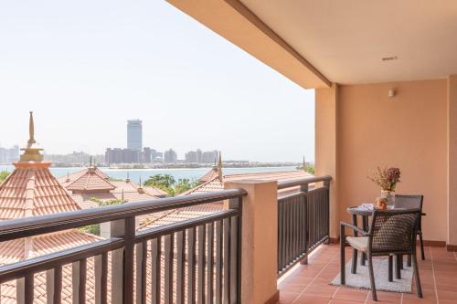Frank Porter - Royal Amwaj Residences North