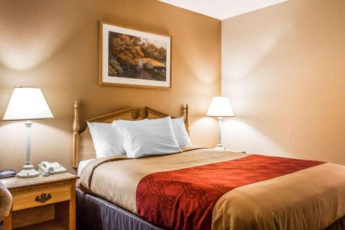 Econo Lodge Inn & Suites University in Huntsville, USA