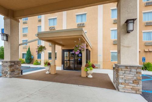 Comfort Inn & Suites Wilkes Barre - Arena - Hotel - Wilkes-Barre