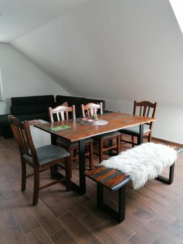 4 twin beds