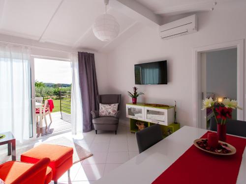 Sun Garden Premium Apartments in Petalon