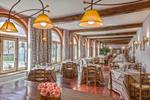 Hotel Monasterio de Leyre in 31410 Yesa