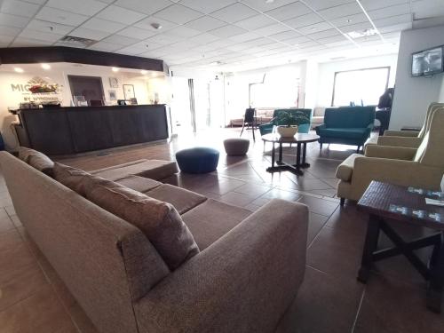 大堂, 托盧卡麥克羅特套房酒店 (Microtel Inn & Suites by Wyndham Toluca) in 托盧卡