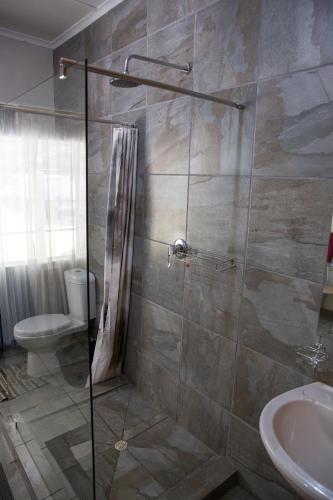 Bathroom, Altenburgh Accommodation - Apartments in Somerset East