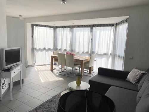 Innenstadt Neumarkt-Schildergasse stylische Wohnung, Cologne (photo 8)