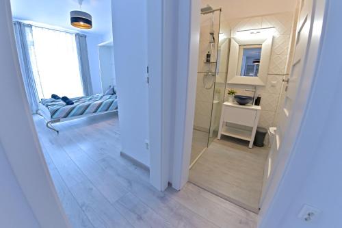 Theo Apartment