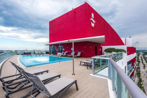 R1104 Suite at Beachwalk Resort - image 9