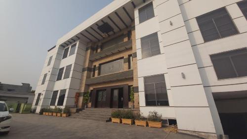 Zunanjost, Royaute Luxury Hotel Sialkot in Sialkot