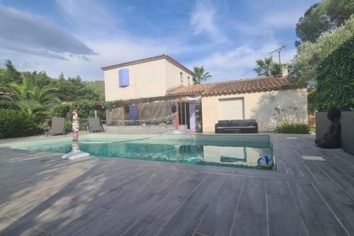 Magnifique villa avec piscine chauffée - 8 pers gîte à louer Puget-sur-Argens